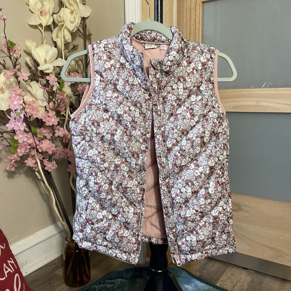 GAP Kids Puffer Vest Youth Size XL Floral Pattern Sleeveless Full Zip Closure